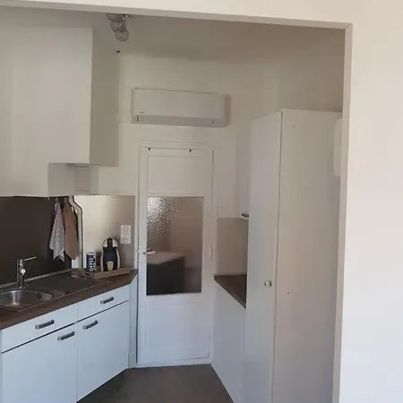 Top Location Studio On Place Nationale In Antibes דירה *
